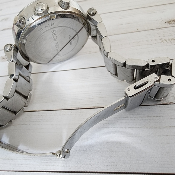 Michael Kors Watch - Picture 2 of 2